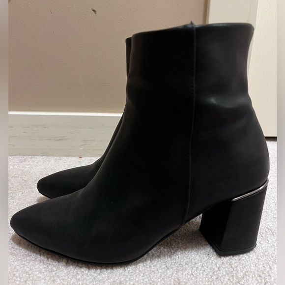 Woman’s Black Ankle Boot - Picture 4 of 5